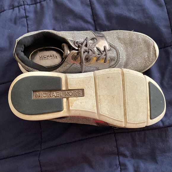 Silver metallic sneakers - Picture 2 of 2